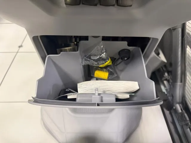 Slide: The Image of Sea-Doo Switch Cruise Limited 21 2025 - 19