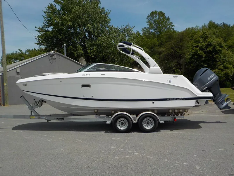 Slide: The Image of Four Winns HD 240 OB 2020 - 14