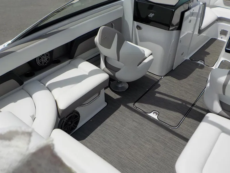 Slide: The Image of Four Winns HD 240 OB 2020 - 18