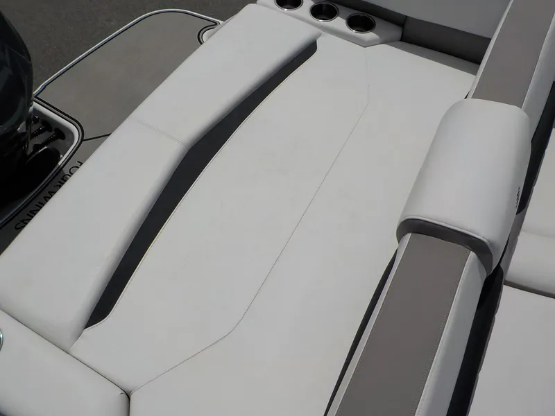 Slide: The Image of Four Winns HD 240 OB 2020 - 35