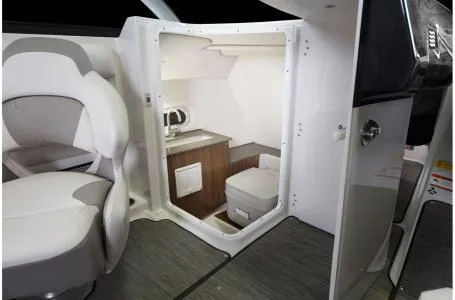 Slide: The Image of Four Winns HD 240 OB 2020 - 5