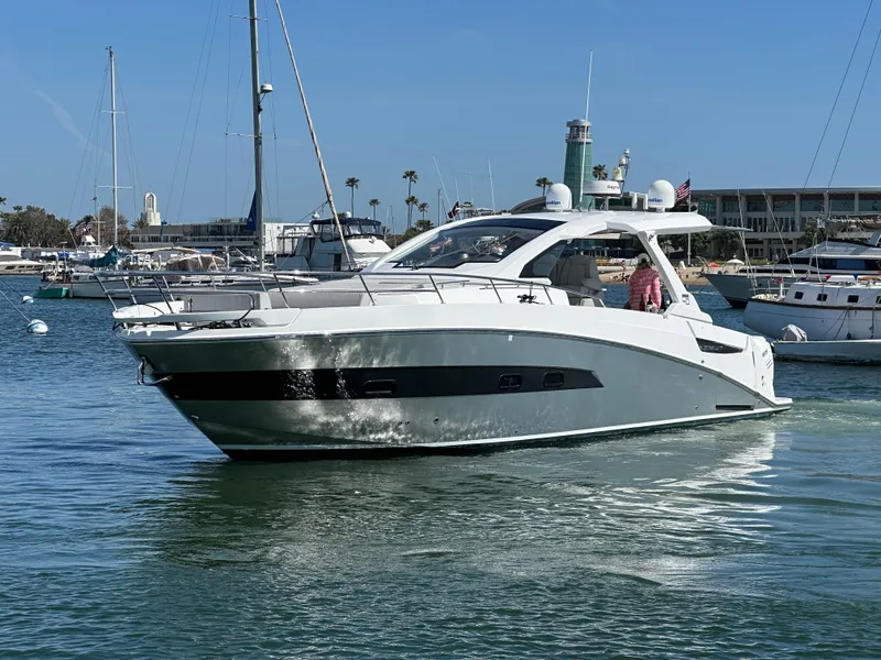 Slide: The Image of Port side picture silver hullside - 0