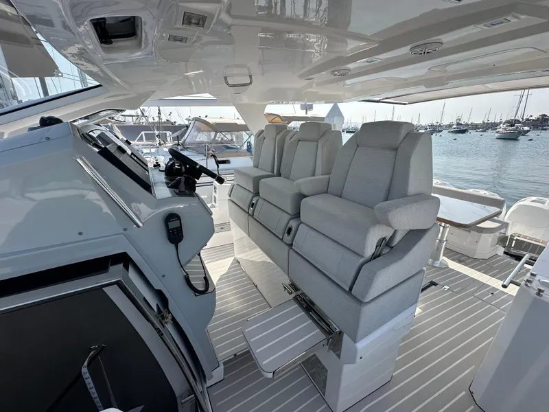 Slide: The Image of Azimut 40 Verve 2019 - 29