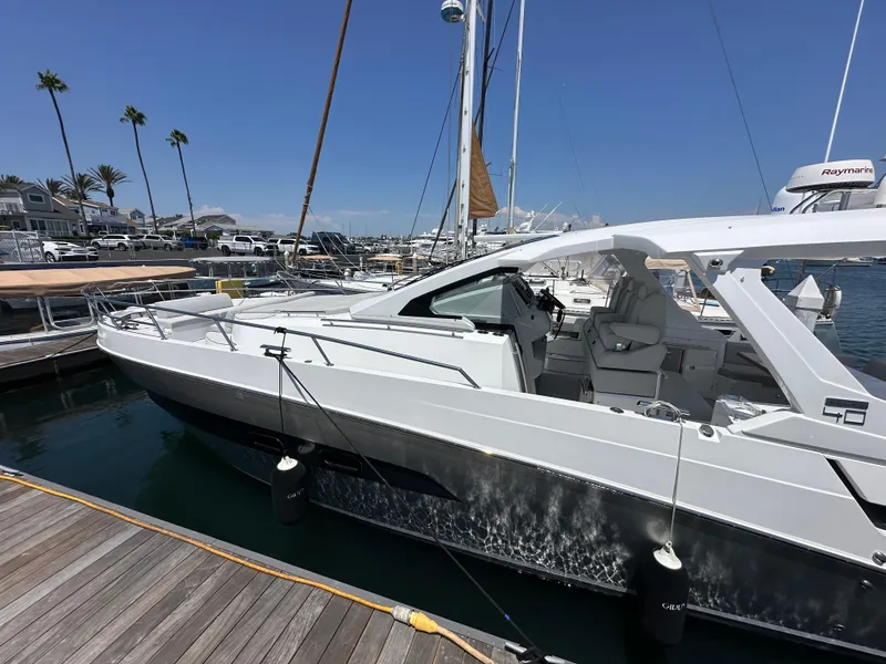 Slide: The Image of Azimut 40 Verve 2019 - 32
