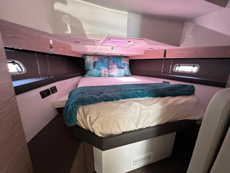 Slide: The Image of Azimut 40 Verve 2019 - 36