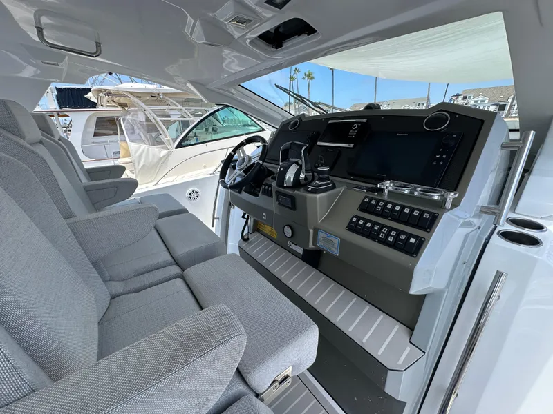 Slide: The Image of Azimut 40 Verve 2019 - 63