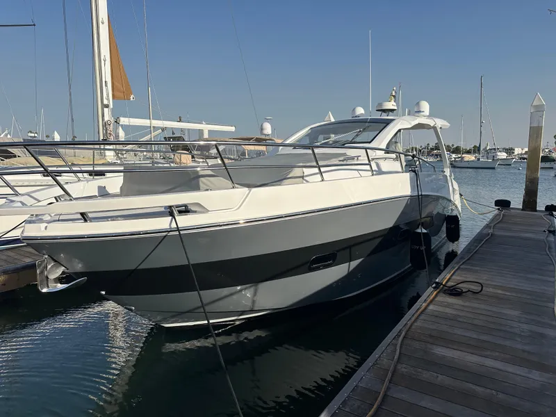 Slide: The Image of Azimut 40 Verve 2019 - 9