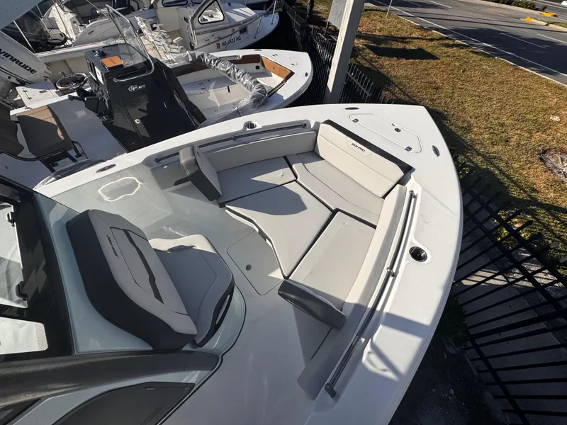 Slide: The Image of Sea Pro 245 FLX 2025 - 59