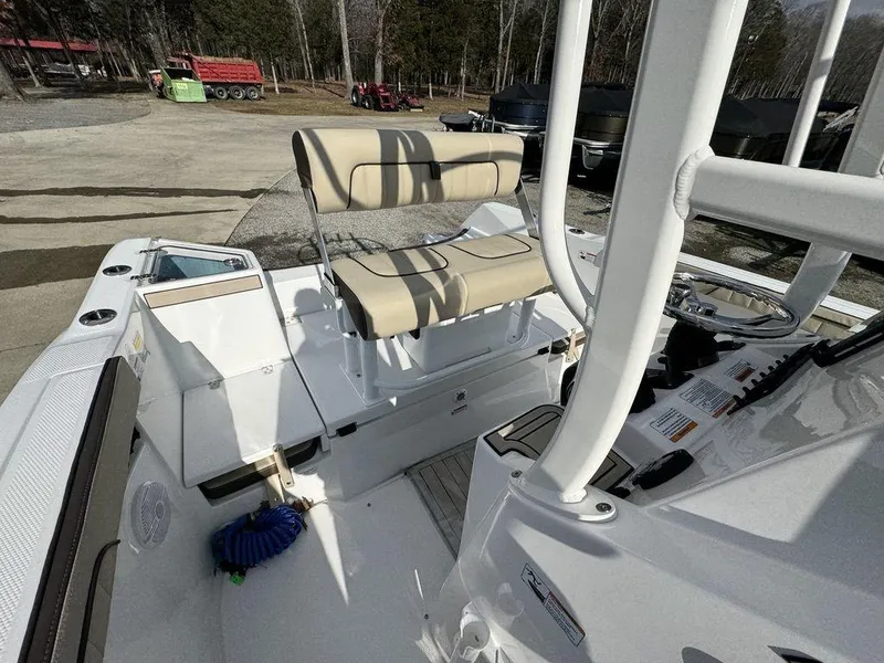 Slide: The Image of Yamaha 222 FSH Sport 2025 - 6