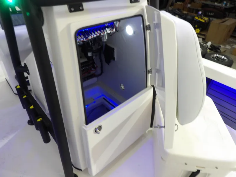 Slide: The Image of Pathfinder 2500 Hybrid 2025 - 23