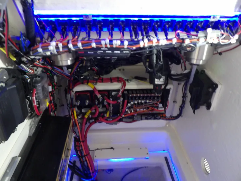 Slide: The Image of Pathfinder 2500 Hybrid 2025 - 25