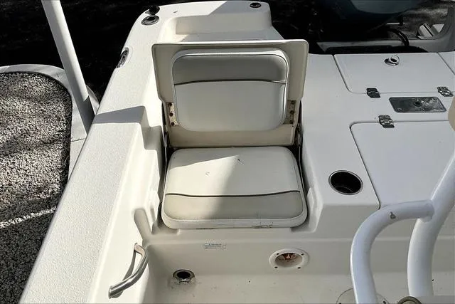 Slide: The Image of NauticStar 244 XTS 2015 - 17