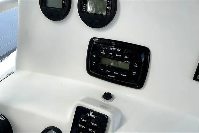 Slide: The Image of NauticStar 244 XTS 2015 - 33