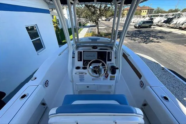 Slide: The Image of Robalo R202EX 2023 - 12