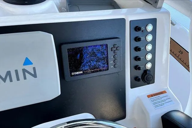 Slide: The Image of Robalo R202EX 2023 - 16