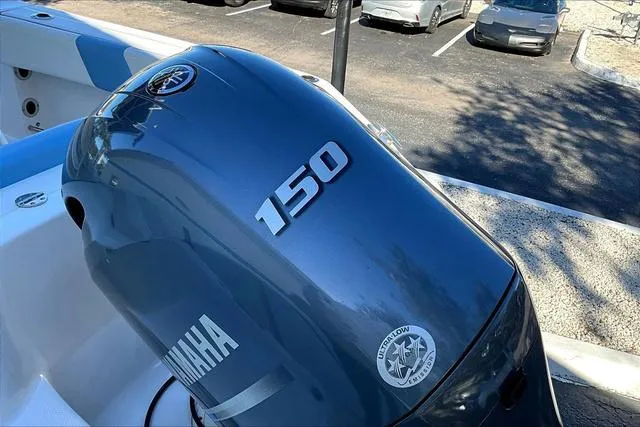 Slide: The Image of Robalo R202EX 2023 - 23