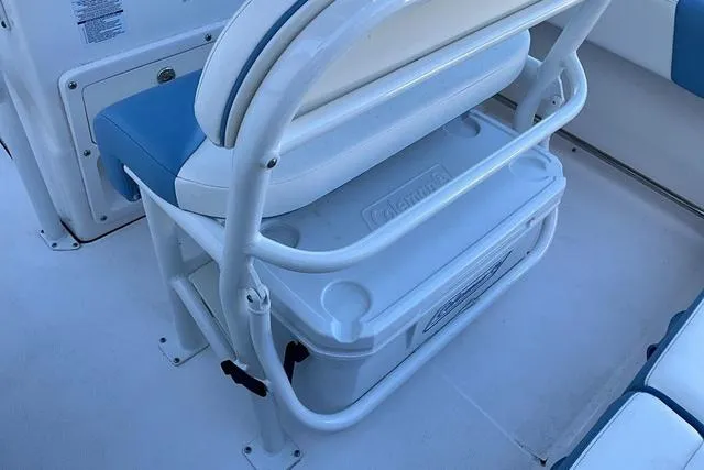 Slide: The Image of Robalo R202EX 2023 - 28