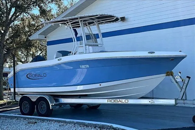 Slide: The Image of Robalo R202EX 2023 - 3