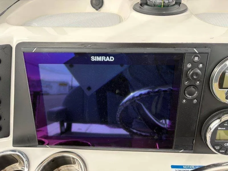 Slide: The Image of Robalo 226 Cayman 2025 - 84