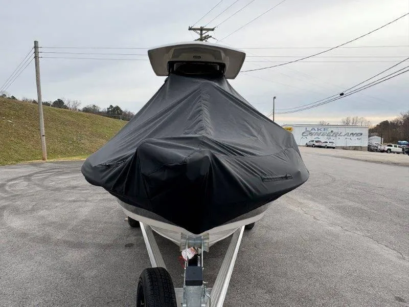 Slide: The Image of Robalo 226 Cayman 2025 - 97