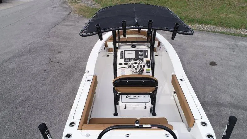 Slide: The Image of Robalo 202 EXPLORER 2025 - 66