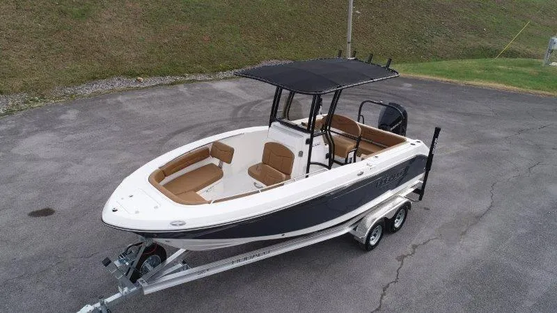 Slide: The Image of Robalo 202 EXPLORER 2025 - 74