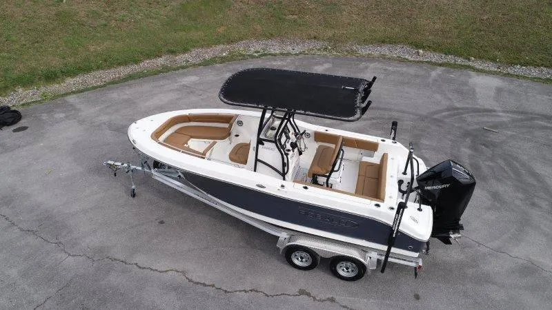 Slide: The Image of Robalo 202 EXPLORER 2025 - 80