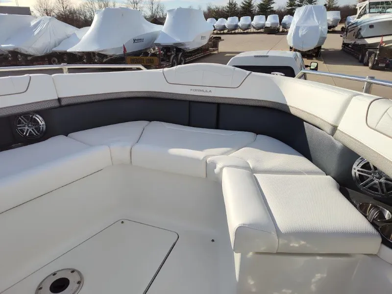 Slide: The Image of 2018 Formula 350 Crossover Bowrider with spacious seating and sleek design. - 29