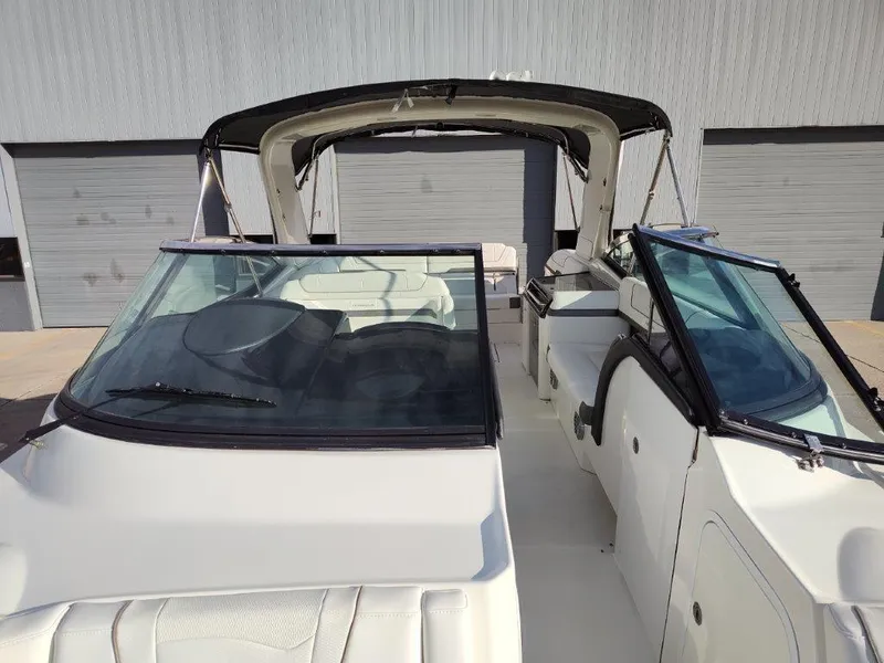 Slide: The Image of 2018 Formula 350 Crossover Bowrider with sleek design and spacious seating. - 33