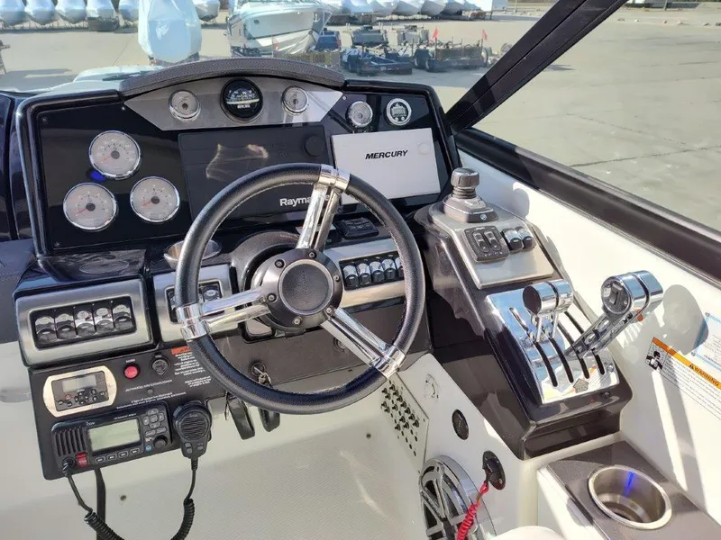 Slide: The Image of Formula 350 Crossover Bowrider 2018 - 51