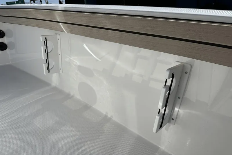 Slide: The Image of Yamaha 190 FSH Sport 2025 - 14