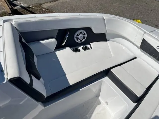 Slide: The Image of Monterey M-22 2022 - 11