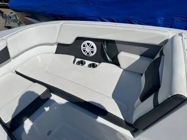 Slide: The Image of Monterey M-22 2022 - 12