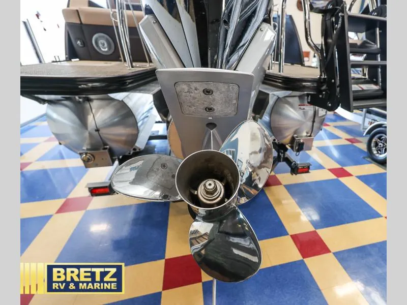 Slide: The Image of Lusso Ultra-Lounge L23UC 2025 - 11