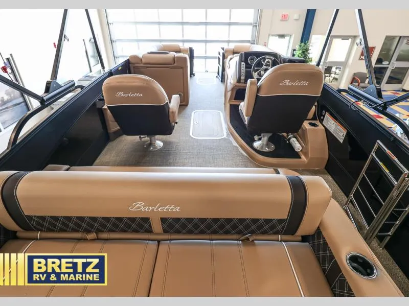 Slide: The Image of Lusso Ultra-Lounge L23UC 2025 - 12