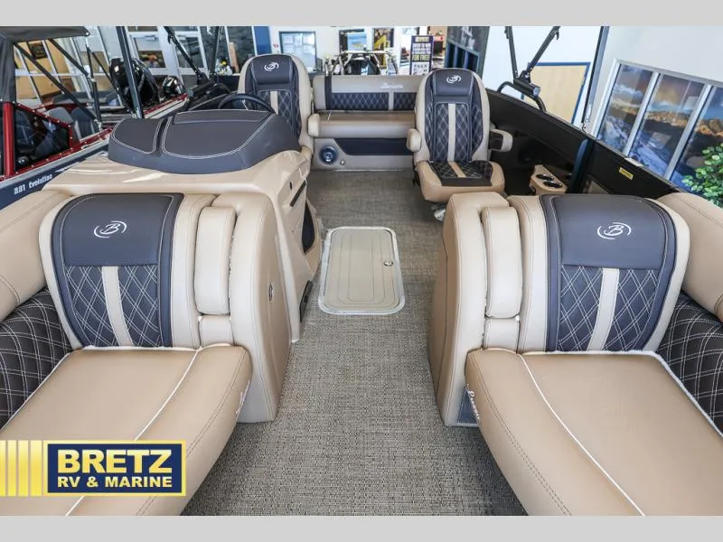 Slide: The Image of Lusso Ultra-Lounge L23UC 2025 - 21