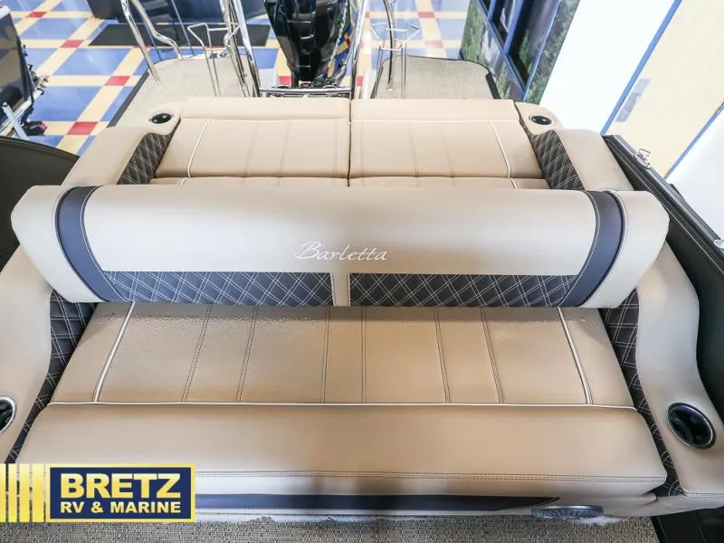 Slide: The Image of Lusso Ultra-Lounge L23UC 2025 - 24