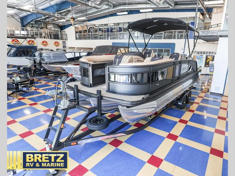 Slide: The Image of Lusso Ultra-Lounge L23UC 2025 - 4