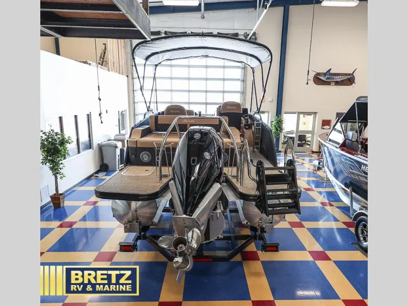 Slide: The Image of Lusso Ultra-Lounge L23UC 2025 - 6