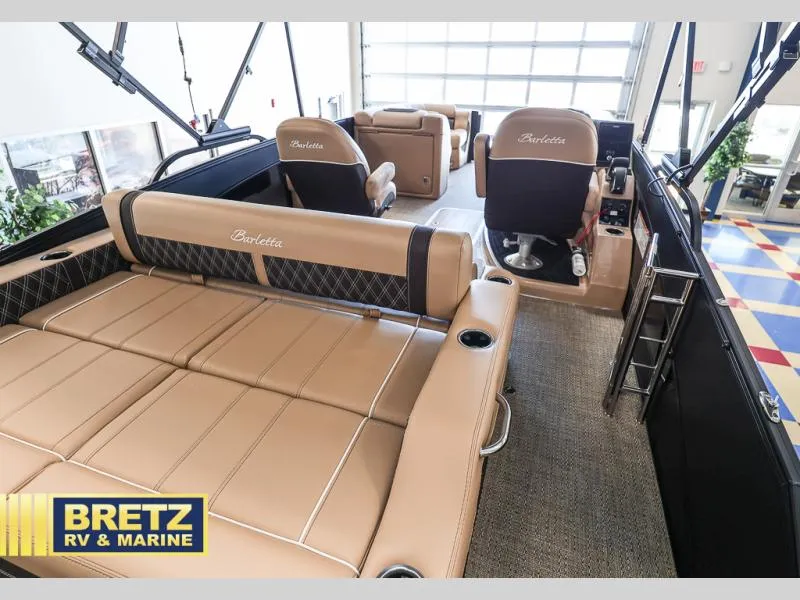 Slide: The Image of Lusso Ultra-Lounge L23UC 2025 - 8