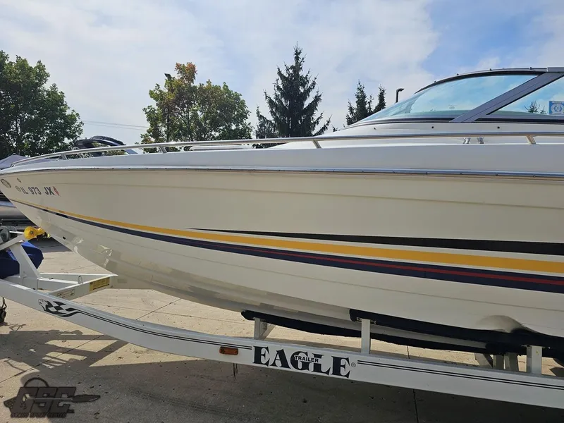 Slide: The Image of 2005 Formula 292 FASTech boat on Eagle trailer, side view. - 21