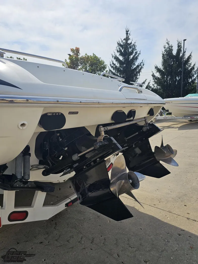Slide: The Image of 2005 Formula 292 FASTech boat with dual propellers, rear view. - 29