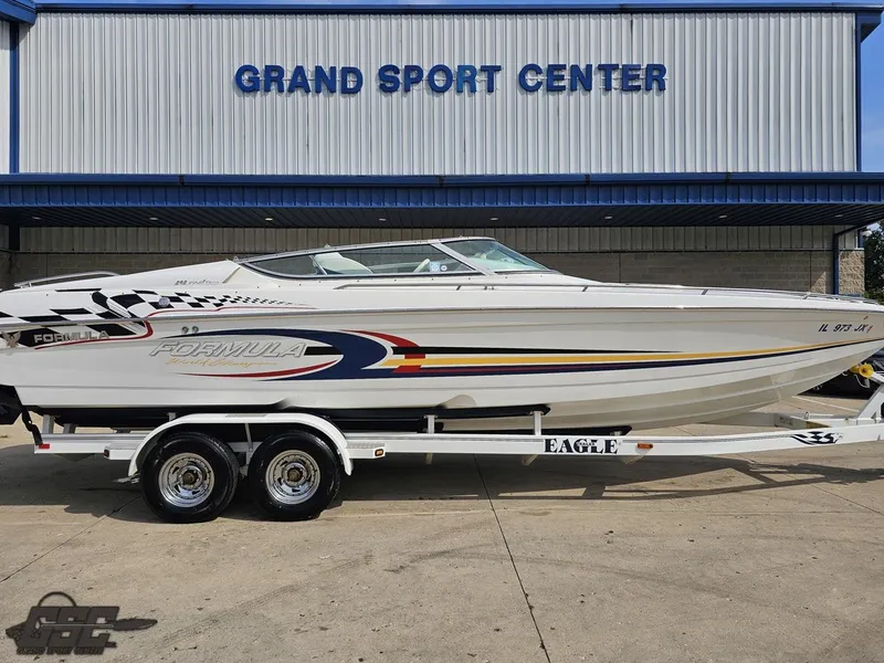 Slide: The Image of 2005 Formula 292 FASTech boat on trailer at Grand Sport Center. - 3