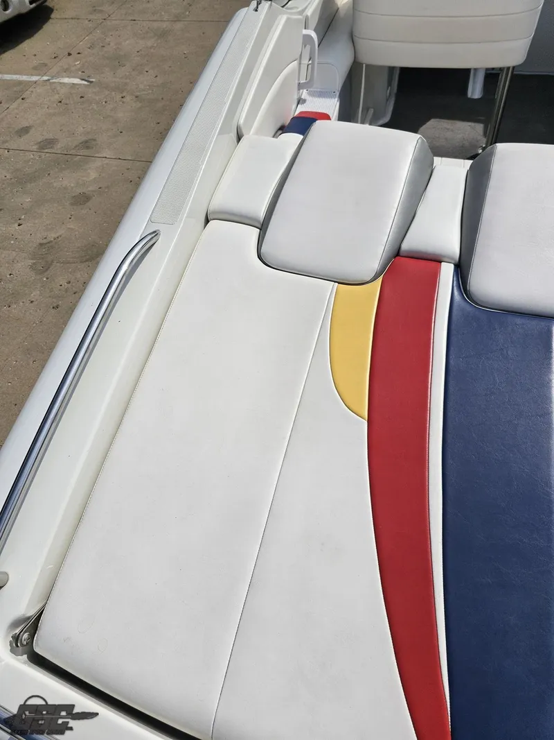 Slide: The Image of 2005 Formula 292 FASTech boat interior with colorful upholstery design. - 41
