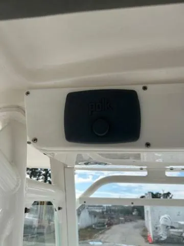 Slide: The Image of Everglades 243 Center Console 2014 - 10