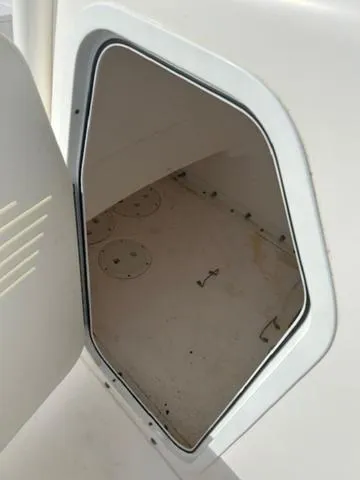 Slide: The Image of Everglades 243 Center Console 2014 - 14