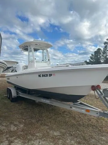 Slide: The Image of Everglades 243 Center Console 2014 - 6