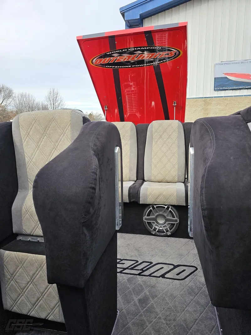 Slide: The Image of Outerlimits 52 SL 2010 - 113