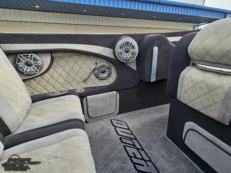 Slide: The Image of Outerlimits 52 SL 2010 - 61