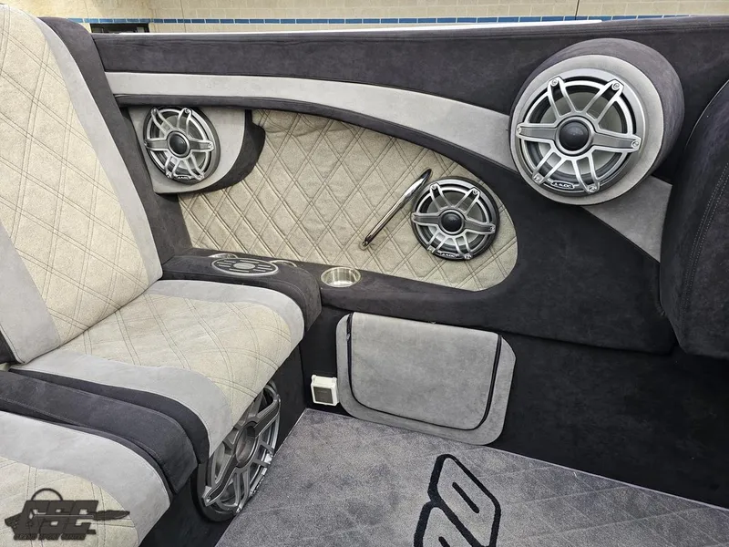 Slide: The Image of Outerlimits 52 SL 2010 - 62